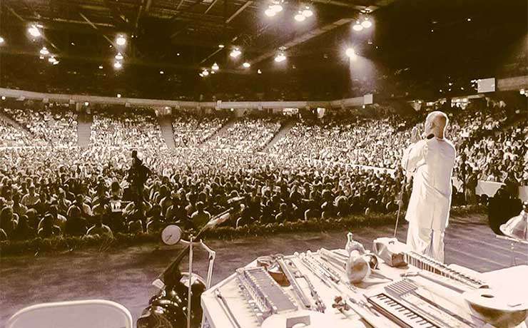Chinmoy Collection nameshake: Sri Chinmoy in free peace concert